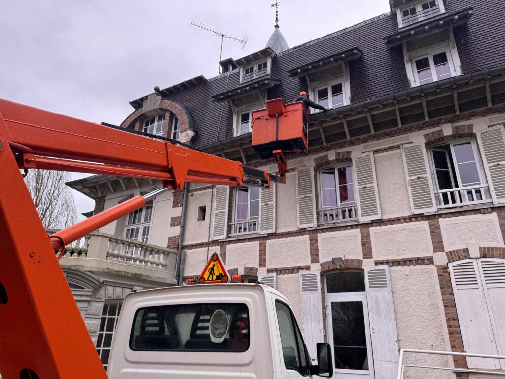 Nettoyage Gouttière Bois Le Roi